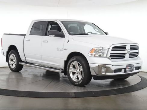 Used 2017 RAM 1500 Classic SLT w/ SLT Plus D←cor Group AWD/4WD image 2