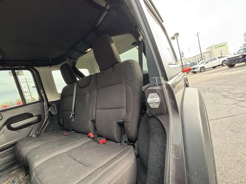 Used 2023 Jeep Wrangler Willys image 9