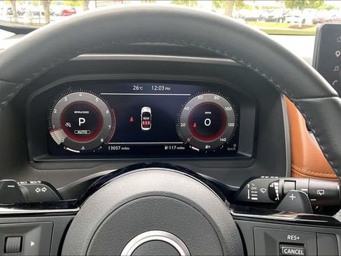 Used 2024 Nissan Rogue Platinum AWD/4WD image 18