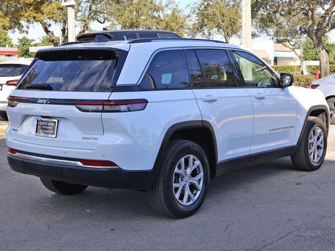 Used 2022 Jeep Grand Cherokee Limited w/ Trailer Tow Prep Group (B) image 11