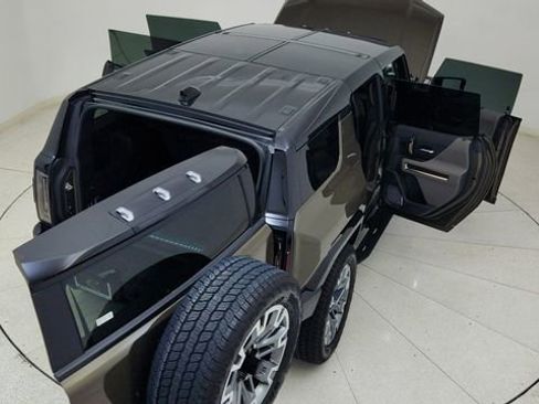 Used 2025 GMC Hummer EV 2X w/ LPO, Cargo Utility Package image 86