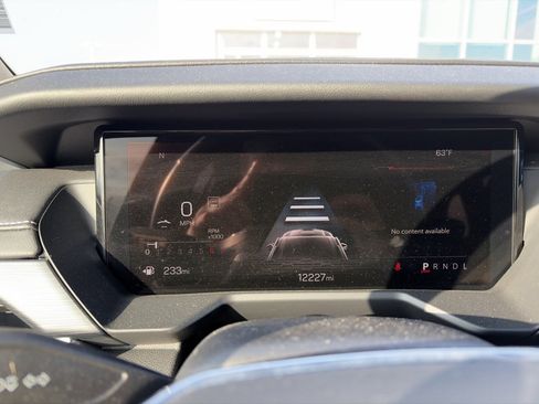 Used 2025 GMC Acadia Elevation image 20