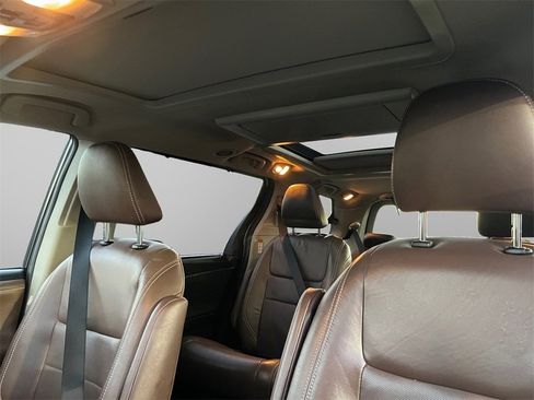 Used 2018 Toyota Sienna Limited image 41