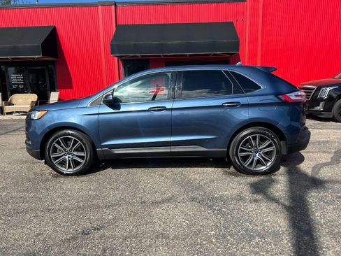 Used 2019 Ford Edge Titanium w/ Cold Weather Package AWD/4WD image 11
