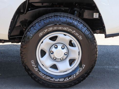 Used 2021 Toyota Tacoma SR5 RWD image 10