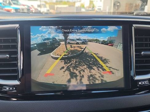 Used 2025 Chrysler Voyager LX FWD image 20