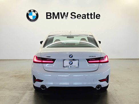 Used 2022 BMW 330i xDrive Sedan w/ Driving Assistance Package AWD/4WD image 5