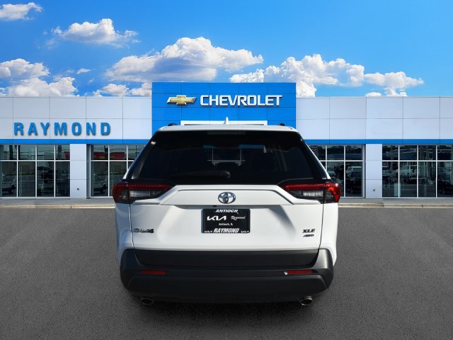 Used 2025 Toyota RAV4 XLE AWD/4WD image 4