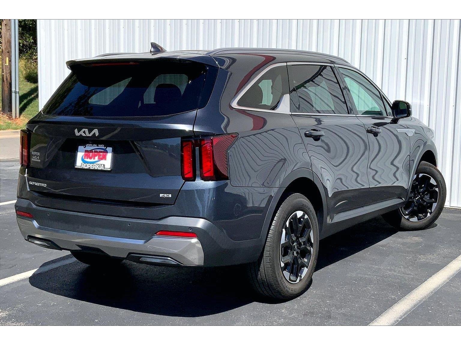 Used 2024 Kia Sorento S AWD/4WD image 11