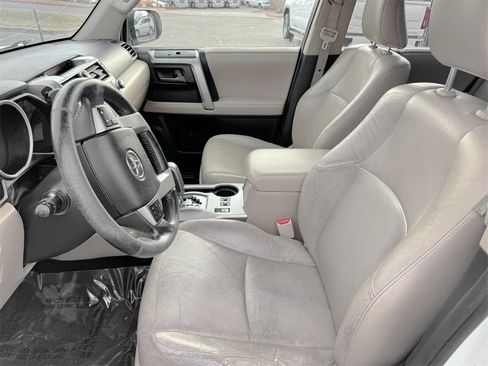 Used 2013 Toyota 4Runner SR5 image 14