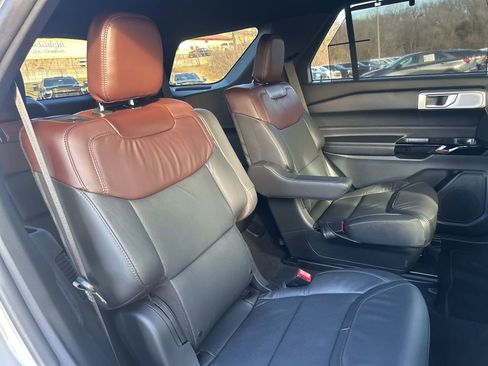 Used 2022 Ford Explorer Platinum w/ Equipment Group 601A image 44