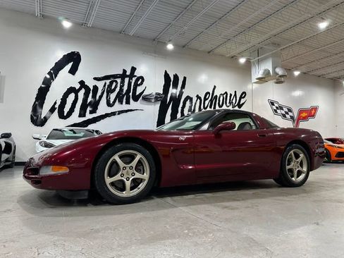 Used 2003 Chevrolet Corvette Coupe w/ Preferred Equipment Group RWD image 1