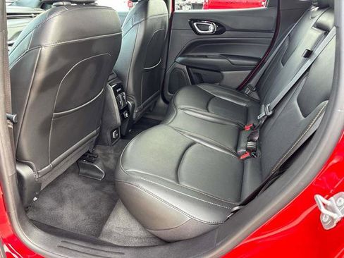 Certified 2022 Jeep Compass Limited image 9