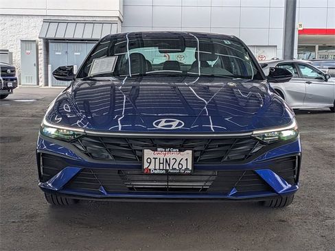 Used 2025 Hyundai Elantra Sport image 2