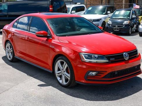 Used 2017 Volkswagen Jetta GLI FWD image 18
