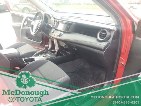 Used 2017 Toyota RAV4 XLE image 18