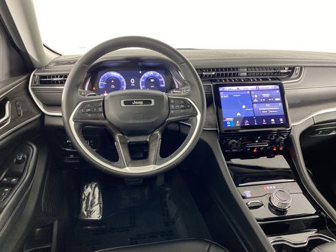 Used 2023 Jeep Grand Cherokee Limited AWD/4WD image 21