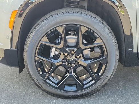 New 2026 Chevrolet Traverse RS w/ LPO, Floor Liner Package FWD image 26