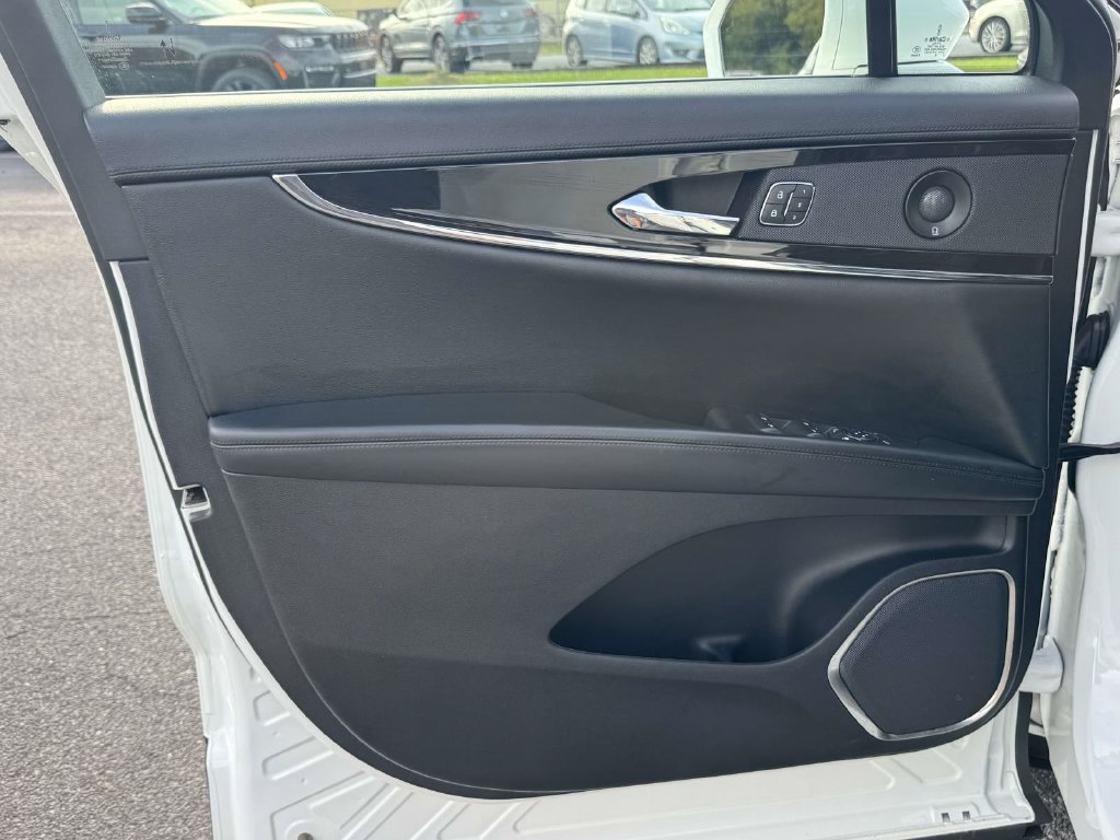 Used 2021 Lincoln Nautilus Reserve AWD/4WD image 28