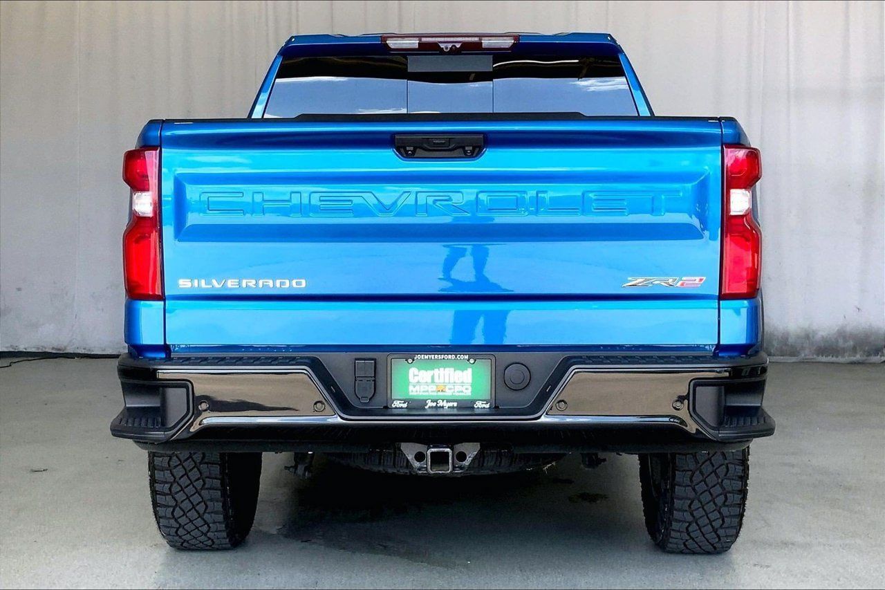 Used 2024 Chevrolet Silverado 1500 ZR2 w/ Technology Package AWD/4WD image 3