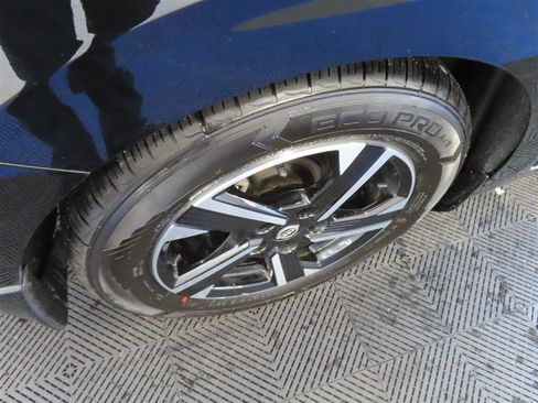 Used 2024 Nissan Sentra SV image 8