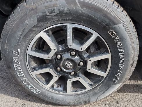 Used 2020 Toyota Tundra SR5 w/ TRD Off-Road Package image 10