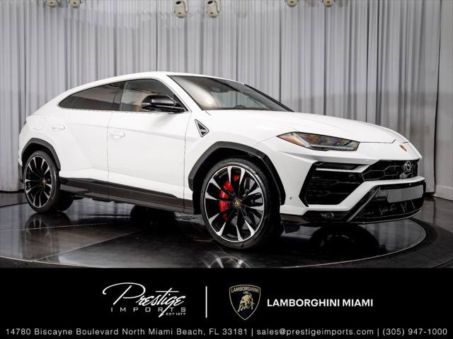 Used 2022 Lamborghini Urus AWD/4WD image 1