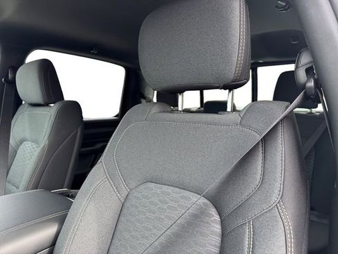 New 2026 RAM 1500 Express AWD/4WD image 16