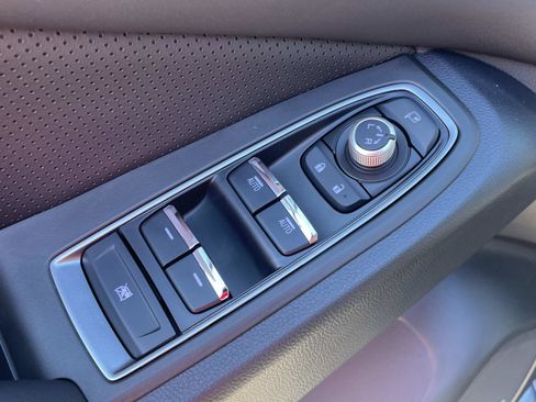 New 2025 Subaru Ascent Limited w/ Popular Package #2 image 7