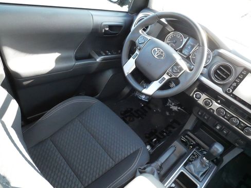 Certified 2023 Toyota Tacoma Trail Edition image 9