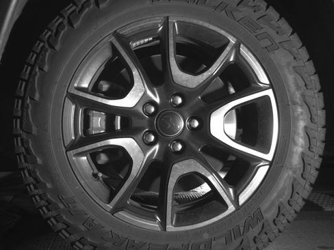 Used 2025 Jeep Compass Trailhawk AWD/4WD image 12