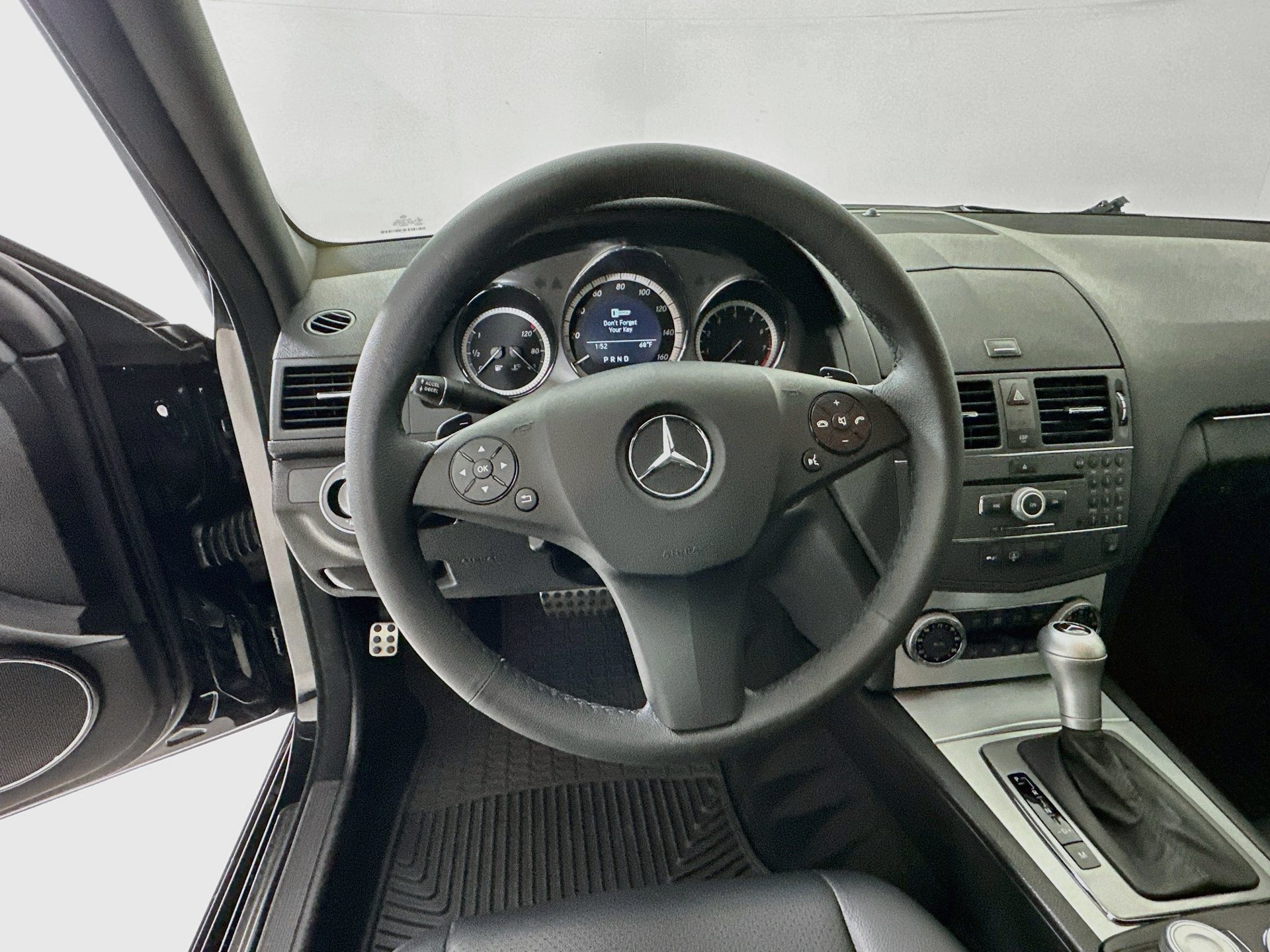 Used 2010 Mercedes-Benz C 300 Sedan image 12