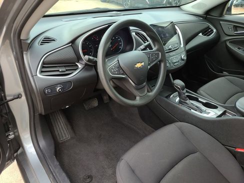 Used 2025 Chevrolet Malibu LS FWD image 14