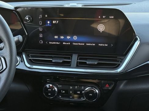 New 2026 Chevrolet Trax RS w/ Sunroof Package image 16