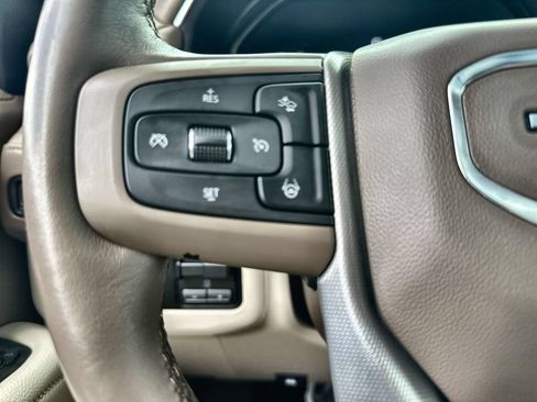Used 2024 GMC Yukon Denali w/ Advanced Technology Package AWD/4WD image 31