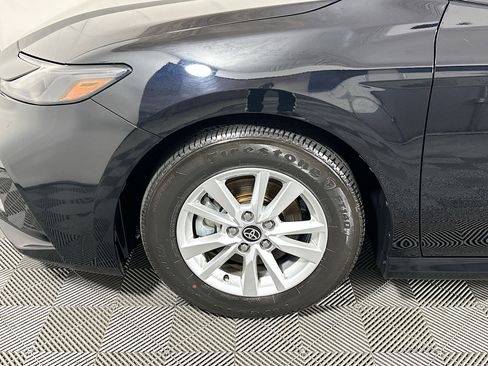 Used 2025 Toyota Camry LE w/ Convenience Package image 11
