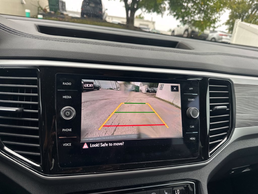Used 2023 Volkswagen Atlas Cross Sport SE w/ Panoramic Sunroof Package AWD/4WD image 18