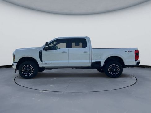 Used 2025 Ford F250 Platinum w/ Snow Plow Prep Package AWD/4WD image 9