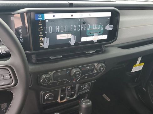 New 2026 Jeep Gladiator Sport image 23