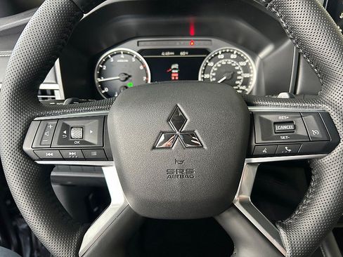 New 2026 Mitsubishi Outlander SE FWD image 23