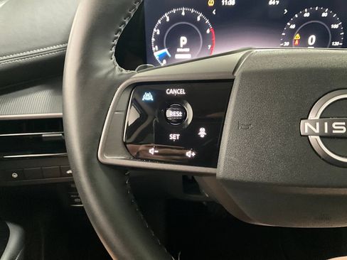 Used 2025 Nissan Murano SV AWD/4WD image 18