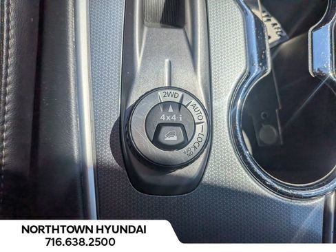 Used 2019 Nissan Pathfinder SL AWD/4WD image 16