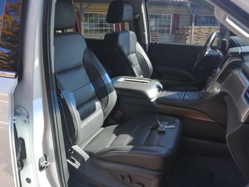 Used 2019 GMC Yukon XL Denali w/ Denali Ultimate Package AWD/4WD image 29