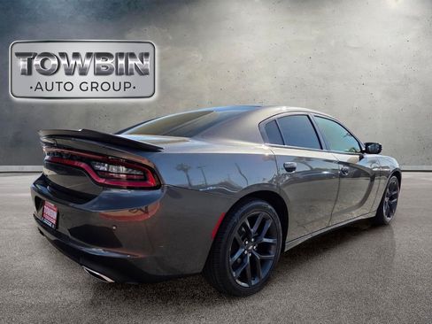 Used 2022 Dodge Charger SXT w/ Blacktop Package RWD image 4