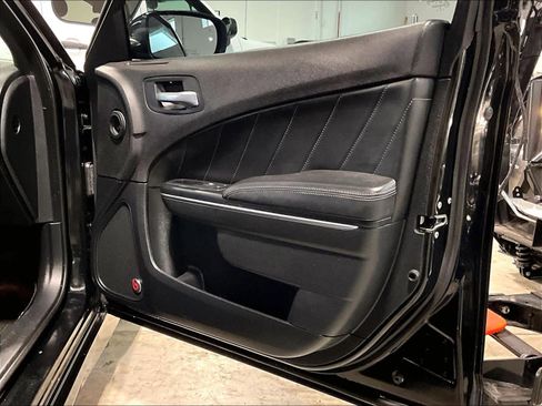 Used 2015 Dodge Charger R/T Scat Pack w/ Technology Group image 12