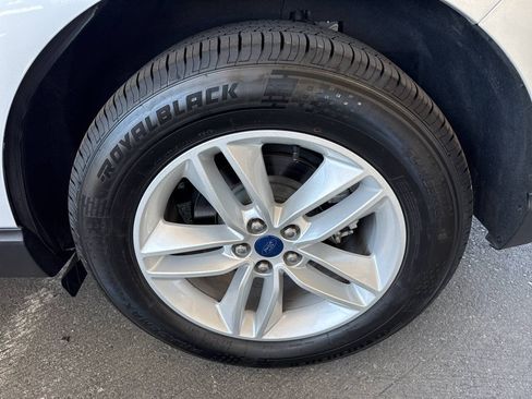 Used 2018 Ford Edge SEL AWD/4WD image 10