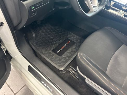 Used 2020 Nissan Sentra SR w/ Electronics Package FWD image 12