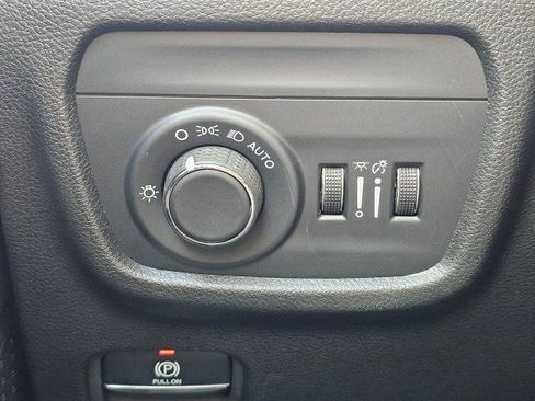 Used 2024 Jeep Grand Cherokee L Altitude AWD/4WD image 40