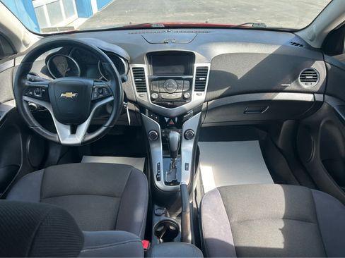 Used 2013 Chevrolet Cruze LT image 8