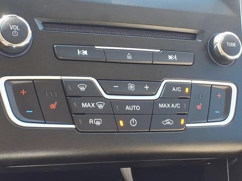 Used 2018 Ford Fusion Energi SE FWD image 17